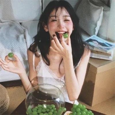 碧窗艳影